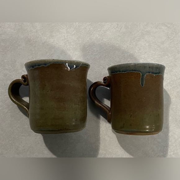 Set of 2 handmade pottery coffee tea mugs - Picture 1 of 12